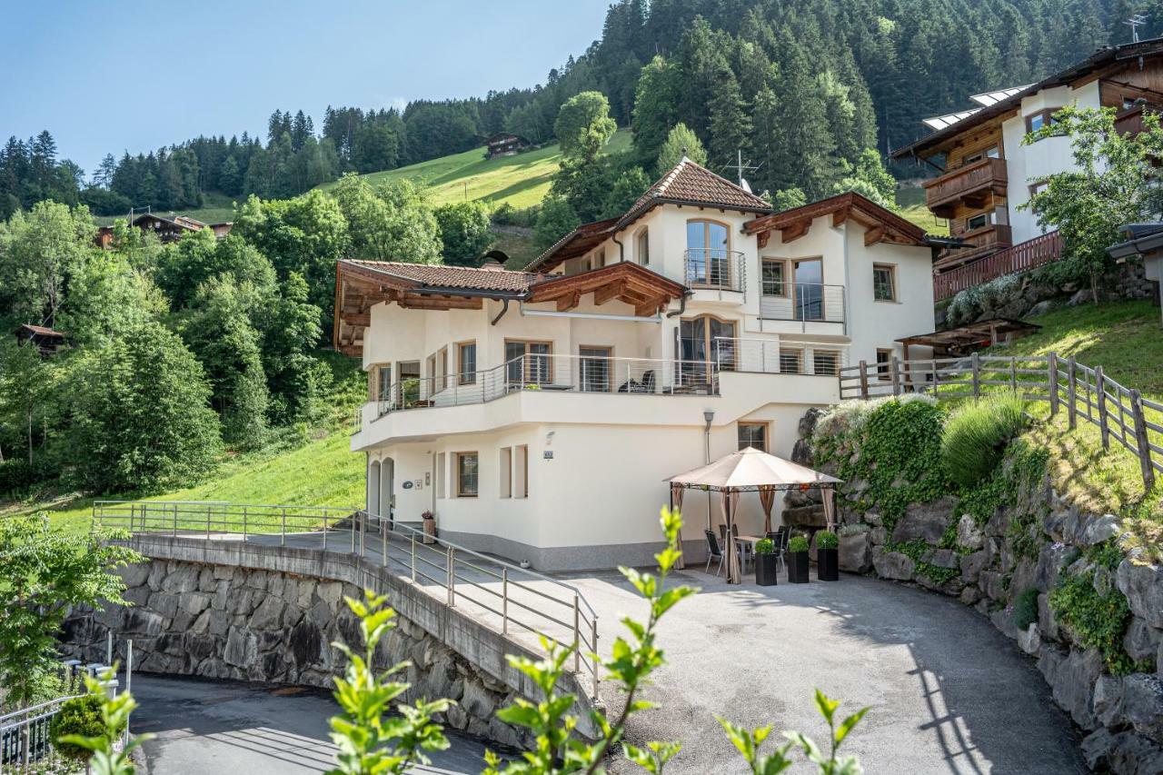 Monis Apartment Ramsau im Zillertal Exterior photo